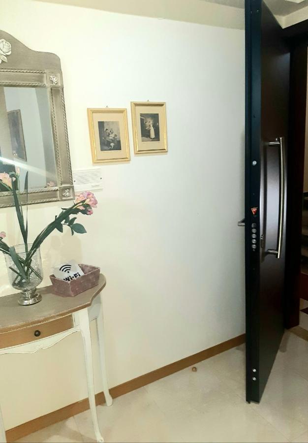 King George Sqr Apt Каламата Экстерьер фото